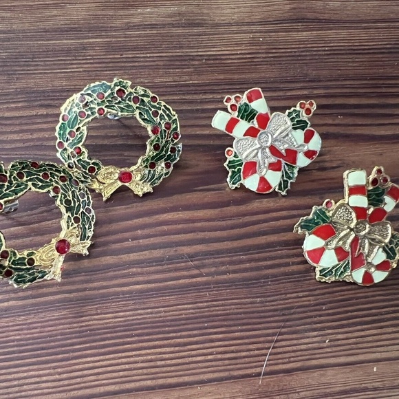 Gold Tone Stud Earrings Candy Canes Bow And Red & Green Wreath Christmas Holiday - Picture 5 of 10